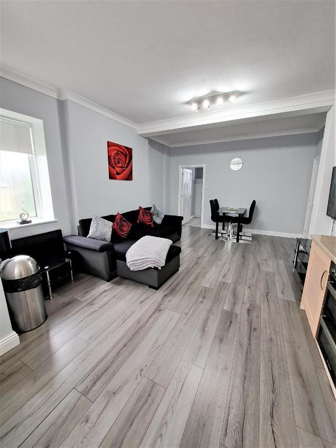 스와니지 Large Flat Quite Location Modern And Well Equipped 아파트 외부 사진