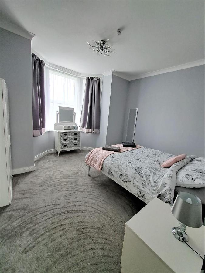 스와니지 Large Flat Quite Location Modern And Well Equipped 아파트 외부 사진